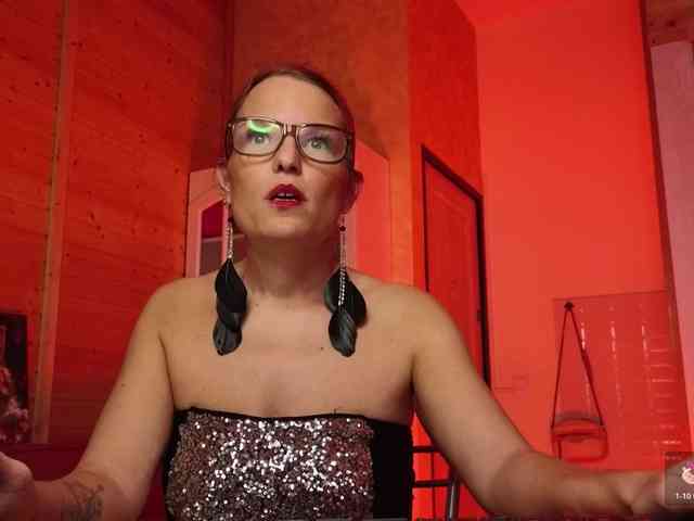 Findom_Lady_Shine webcam