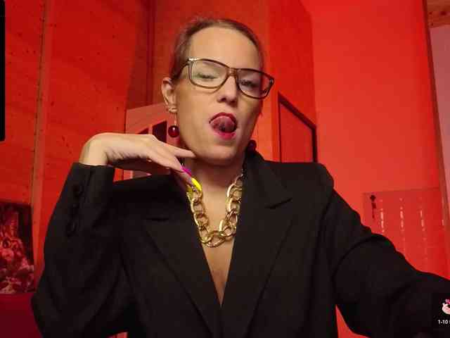 Findom_Lady_Shine webcam