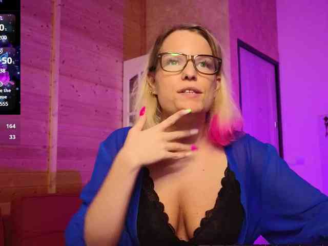 Findom_Lady_Shine webcam