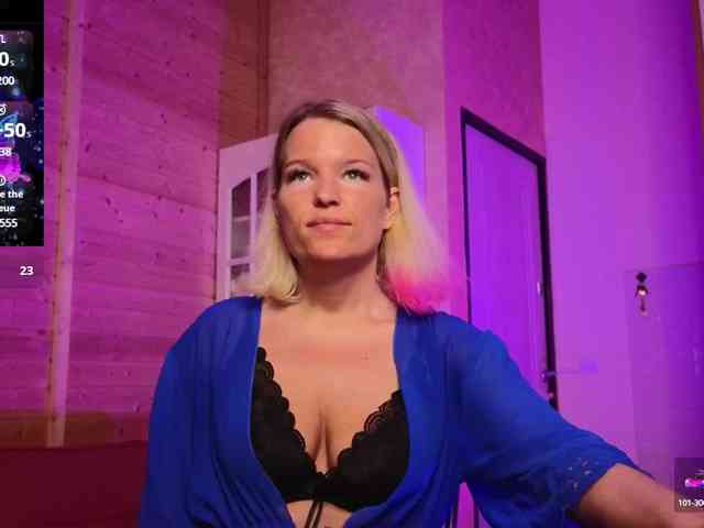 Findom_Lady_Shine webcam