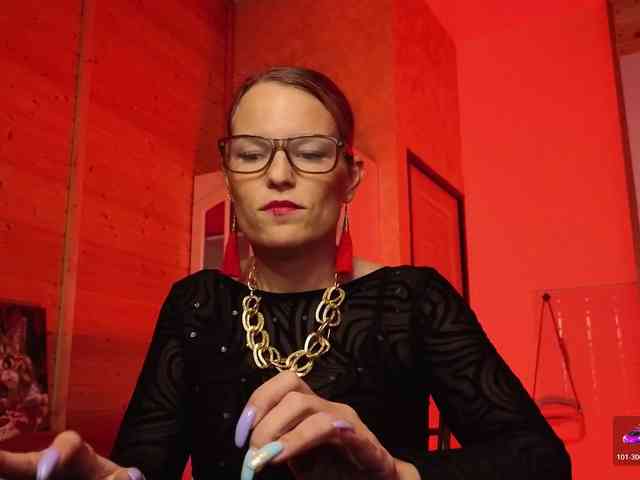 Findom_Lady_Shine webcam