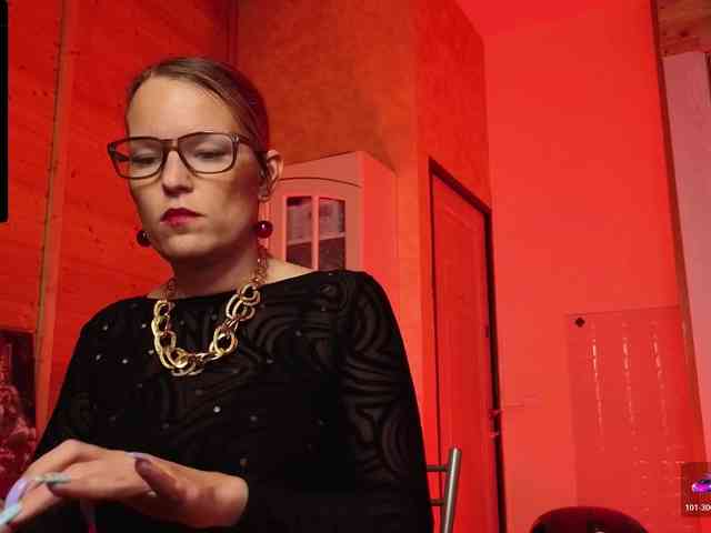 Findom_Lady_Shine webcam