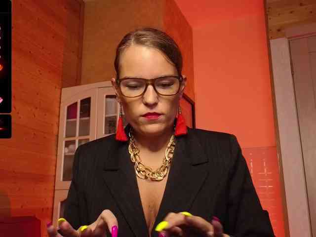 Findom_Lady_Shine webcam