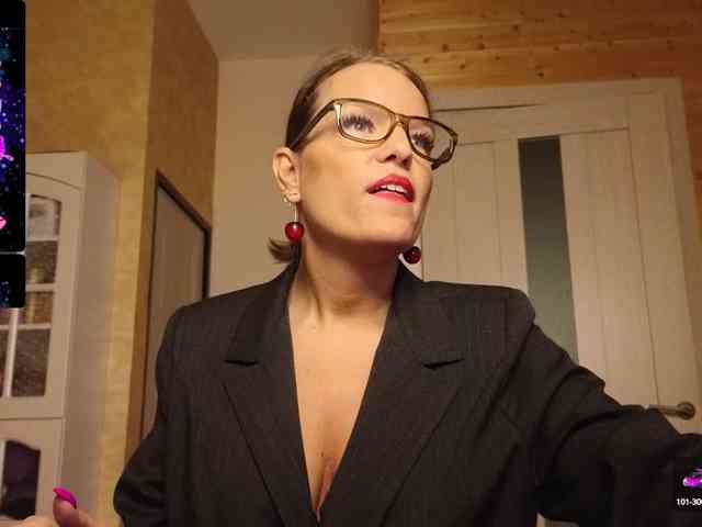 Findom_Lady_Shine webcam