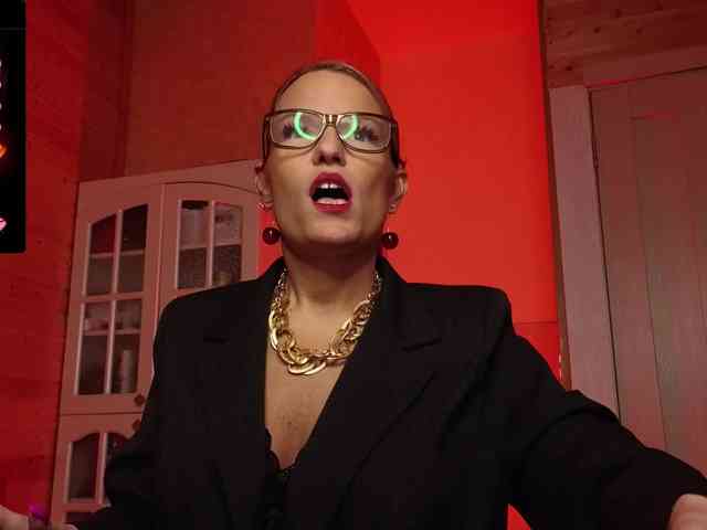 Findom_Lady_Shine webcam