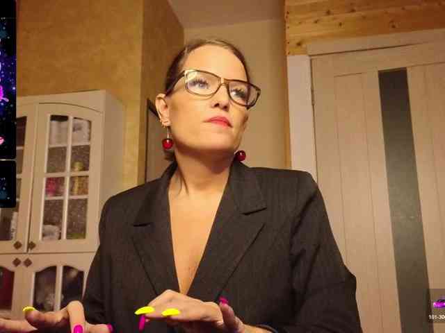 Findom_Lady_Shine webcam