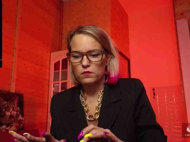 Findom_Lady_Shine webcam