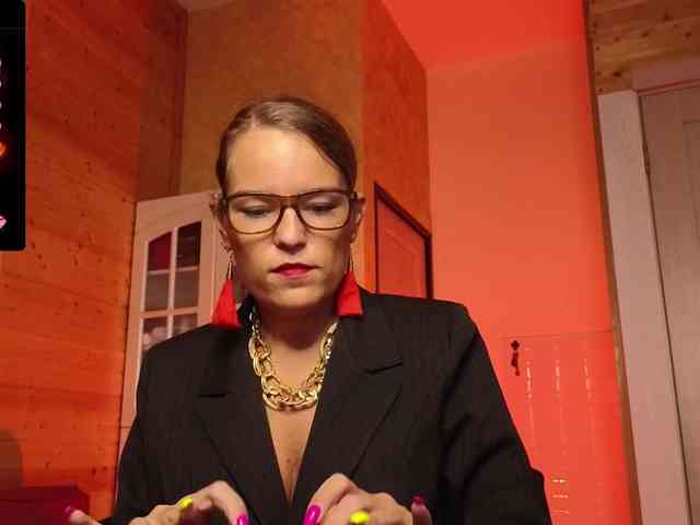 Findom_Lady_Shine webcam