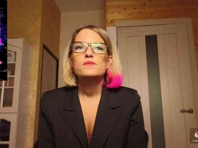 Findom_Lady_Shine webcam