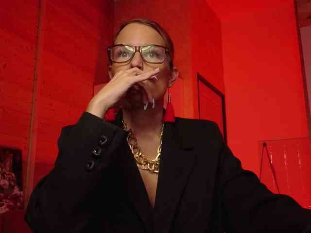 Findom_Lady_Shine webcam