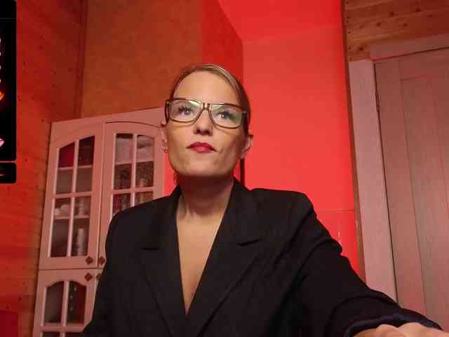 Findom_Lady_Shine webcam