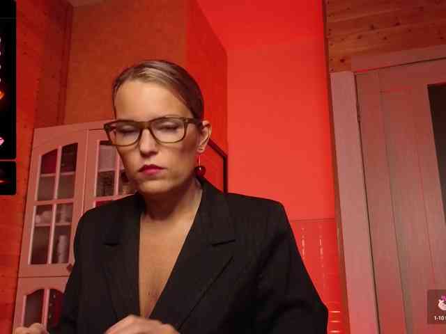 Findom_Lady_Shine webcam