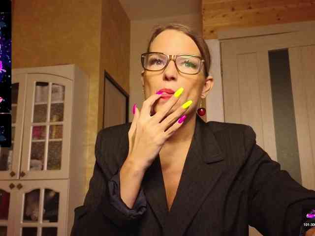 Findom_Lady_Shine webcam