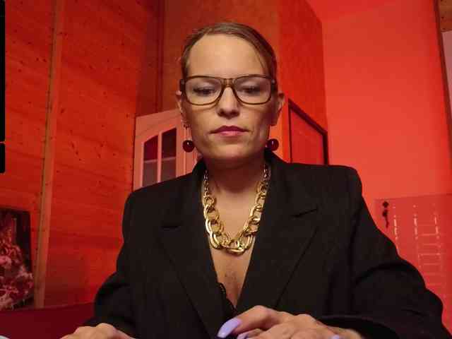 Findom_Lady_Shine webcam