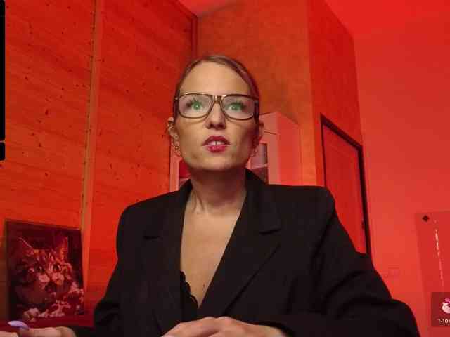 Findom_Lady_Shine webcam