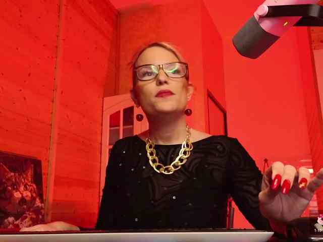 sweeteve050 Live Webcam on BongaCams