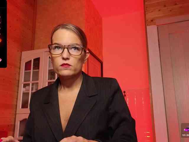 Findom_Lady_Shine webcam