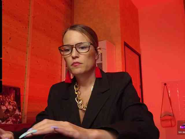 Findom_Lady_Shine webcam