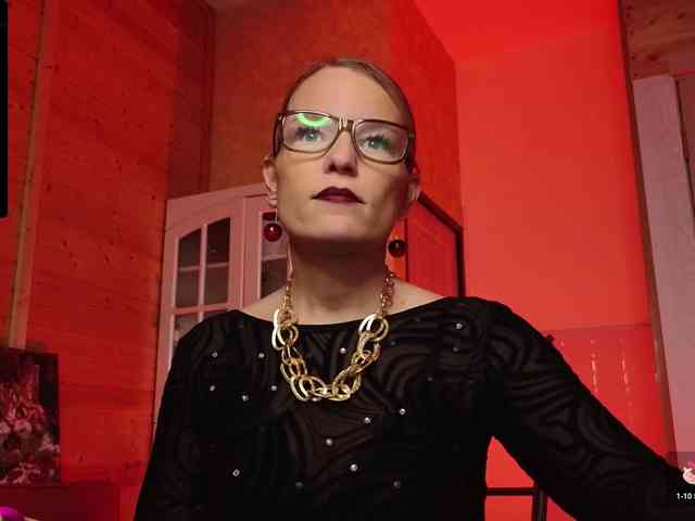 Findom_Lady_Shine webcam