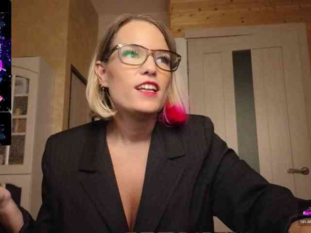 Findom_Lady_Shine webcam