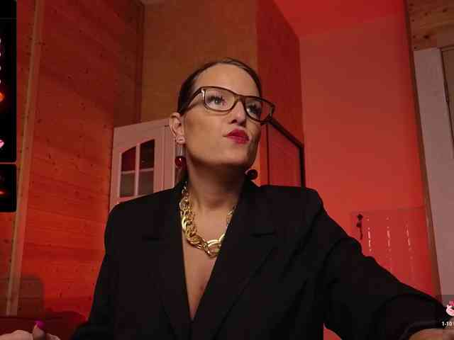 Findom_Lady_Shine webcam