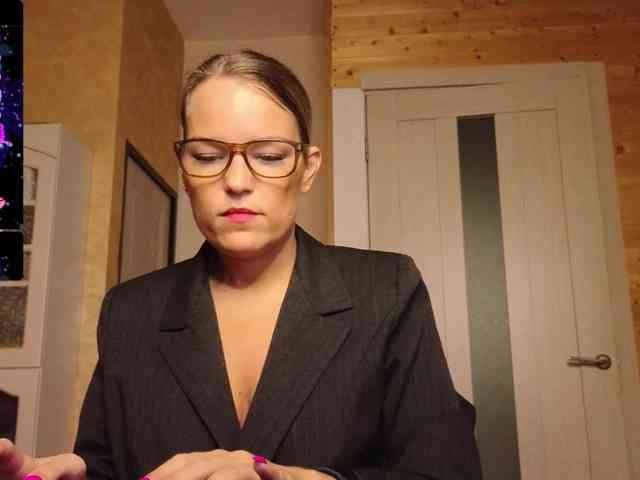 Findom_Lady_Shine webcam