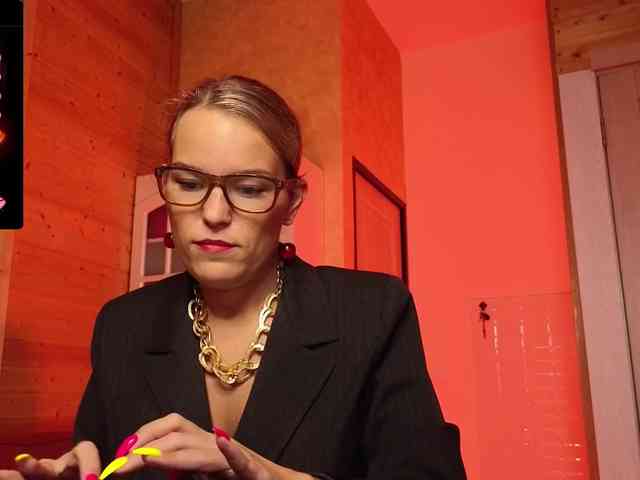 Findom_Lady_Shine webcam