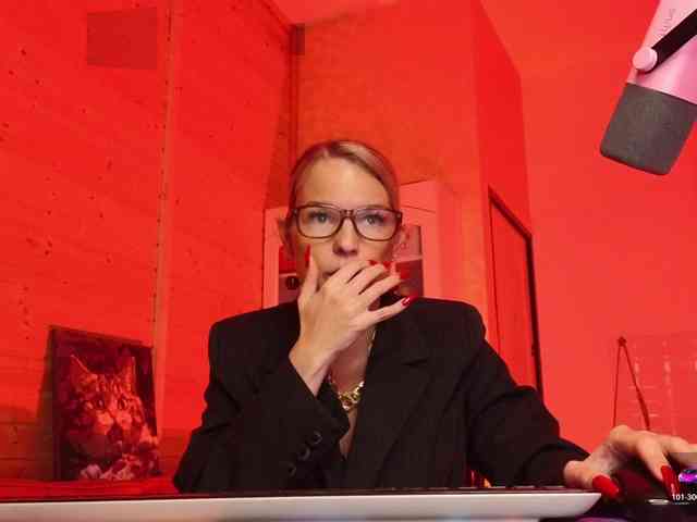 Findom_Lady_Shine webcam