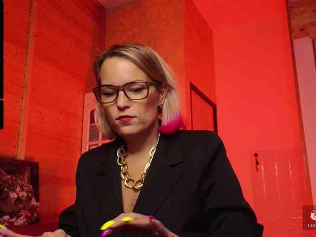 Findom_Lady_Shine webcam