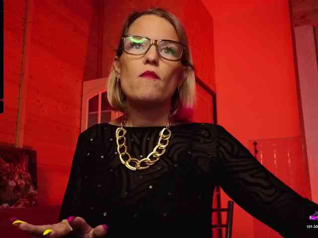 Findom_Lady_Shine webcam