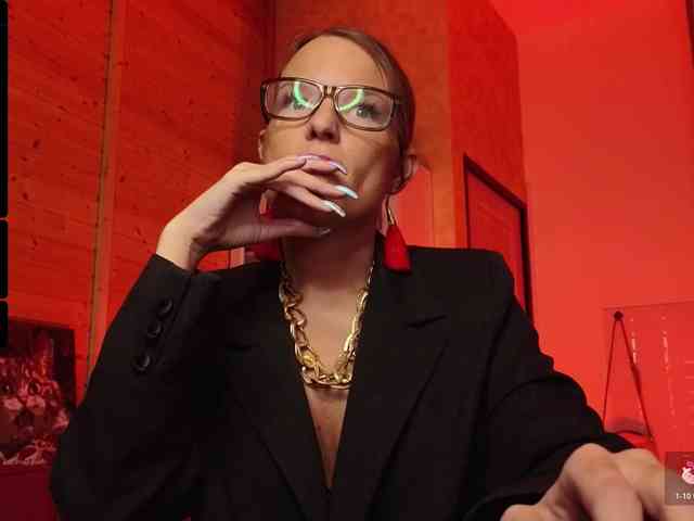 Findom_Lady_Shine webcam