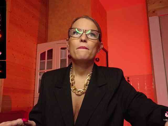 Findom_Lady_Shine webcam