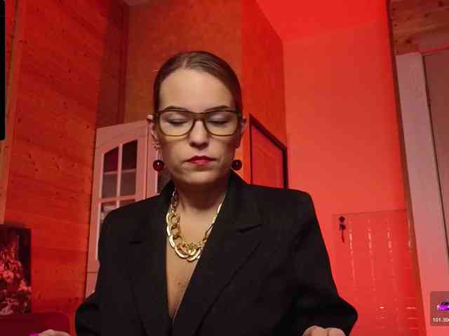 Findom_Lady_Shine webcam