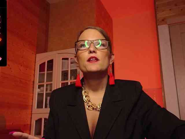 Findom_Lady_Shine webcam