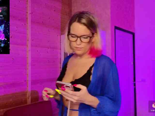 Findom_Lady_Shine webcam