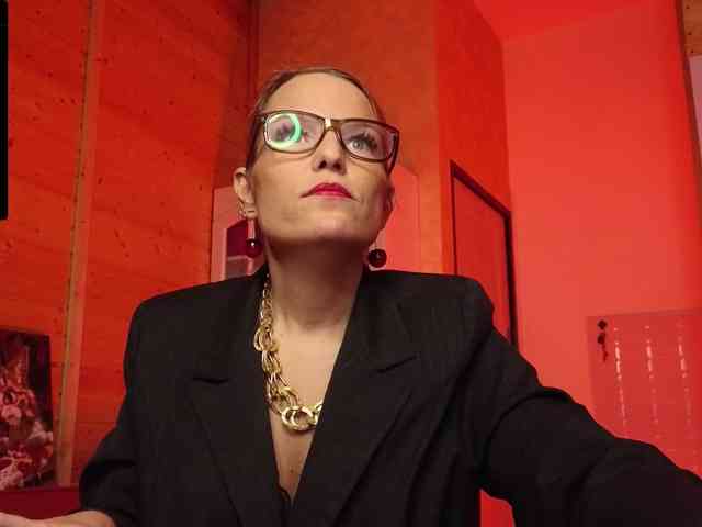 Findom_Lady_Shine webcam