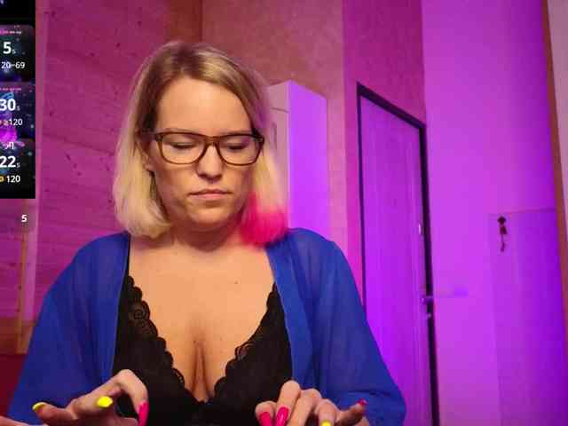 Findom_Lady_Shine webcam