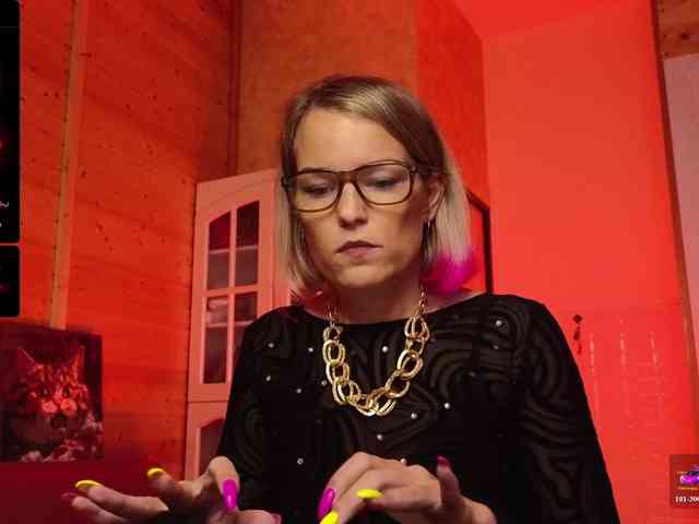 Findom_Lady_Shine webcam