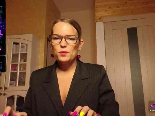 Findom_Lady_Shine webcam