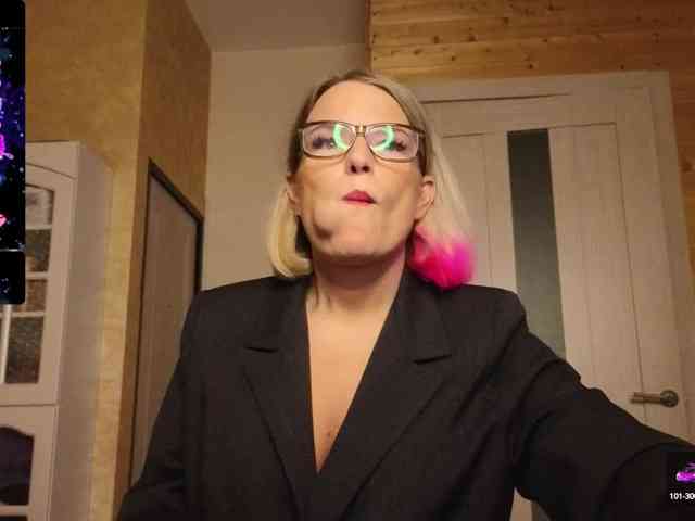 Findom_Lady_Shine webcam