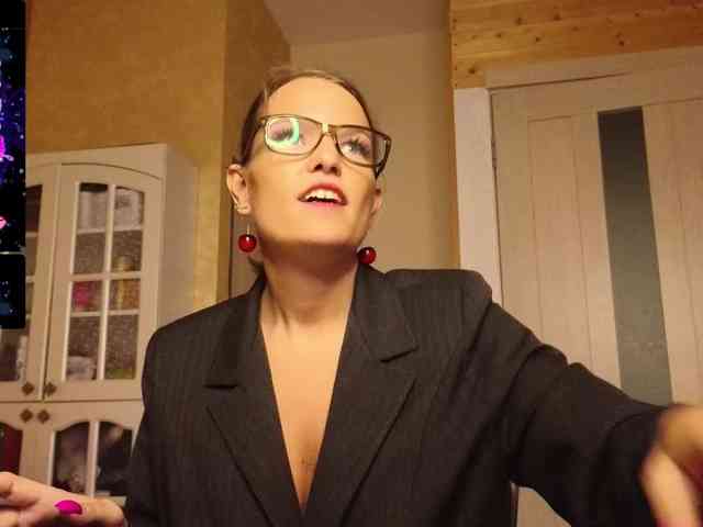 Findom_Lady_Shine webcam