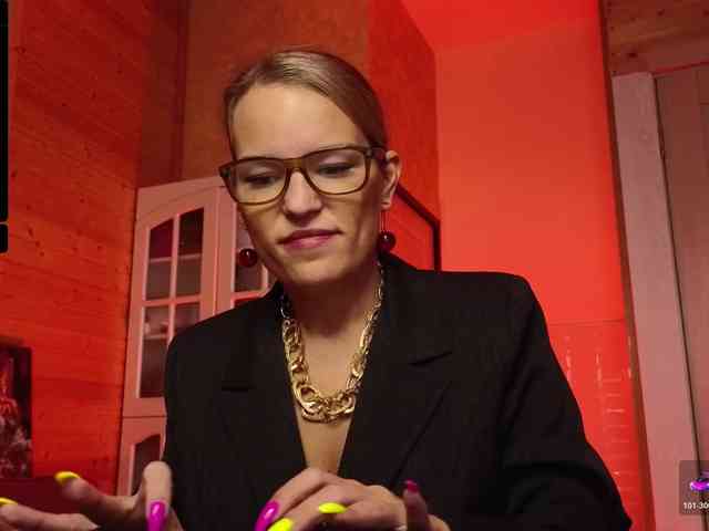 Findom_Lady_Shine webcam