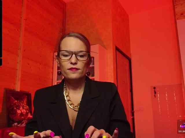 Findom_Lady_Shine webcam