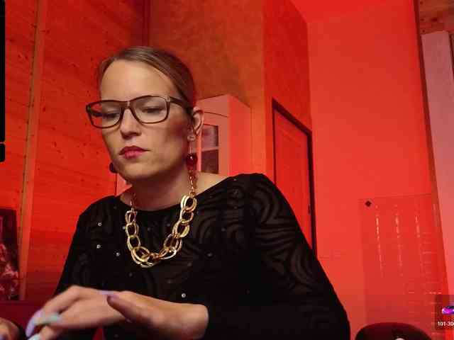 Findom_Lady_Shine webcam