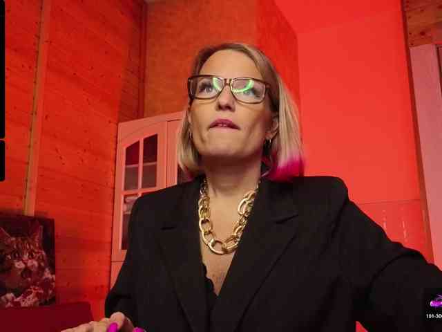 Findom_Lady_Shine webcam