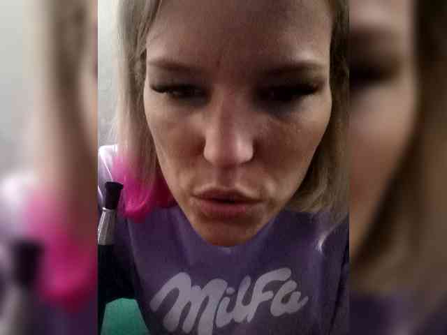 Findom_Lady_Shine webcam