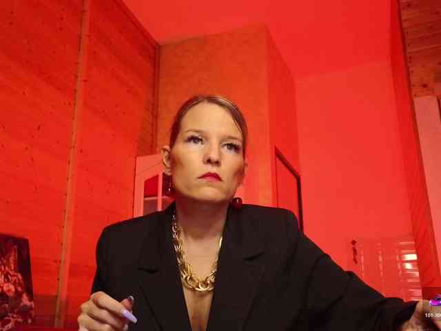 Findom_Lady_Shine webcam