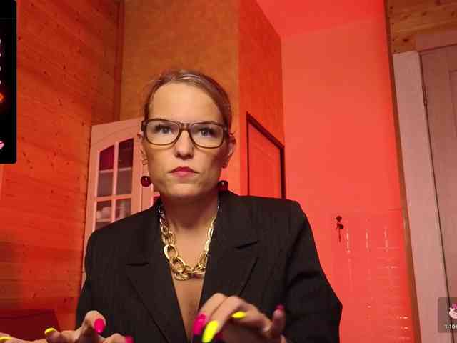 Findom_Lady_Shine webcam