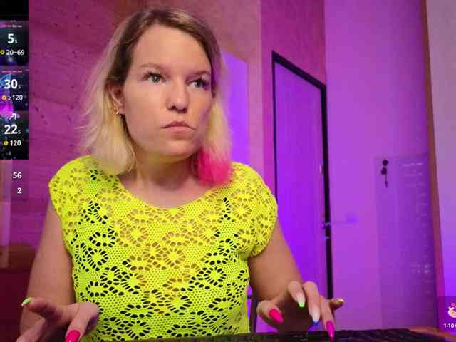 Findom_Lady_Shine webcam