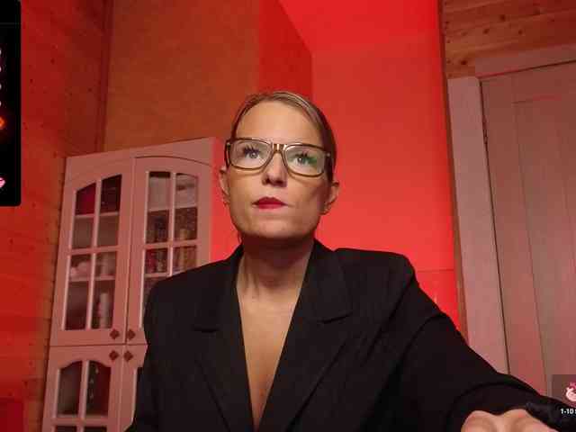 Findom_Lady_Shine webcam